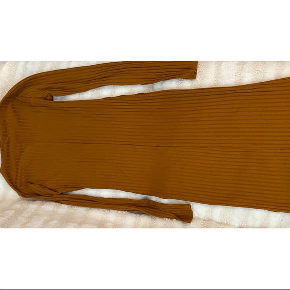 Forever 21, Size: Medium, Color: Dark Mustard - Picture 2 of 2